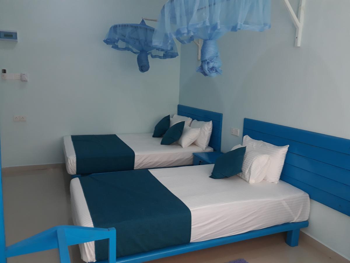 Bevary City Hotel Anuradhapura Buitenkant foto