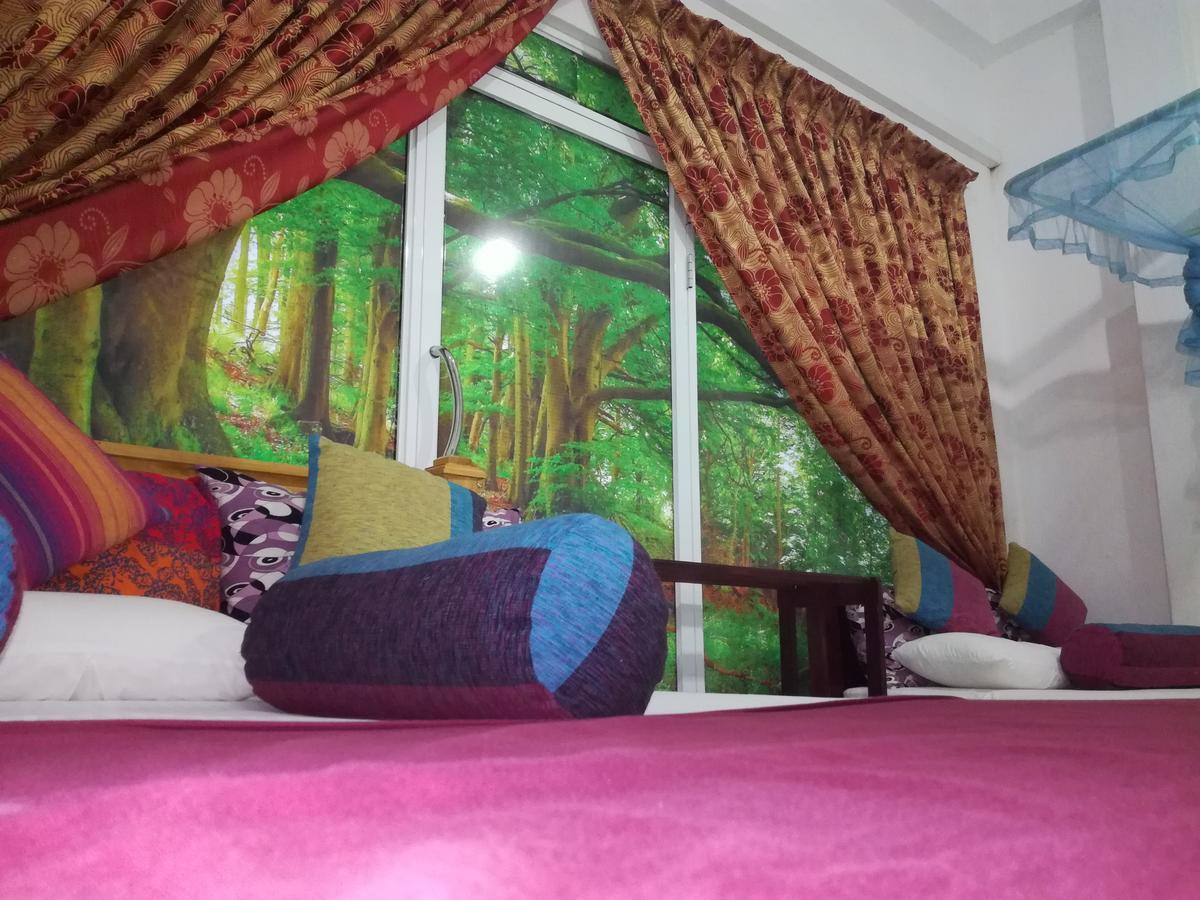 Bevary City Hotel Anuradhapura Buitenkant foto