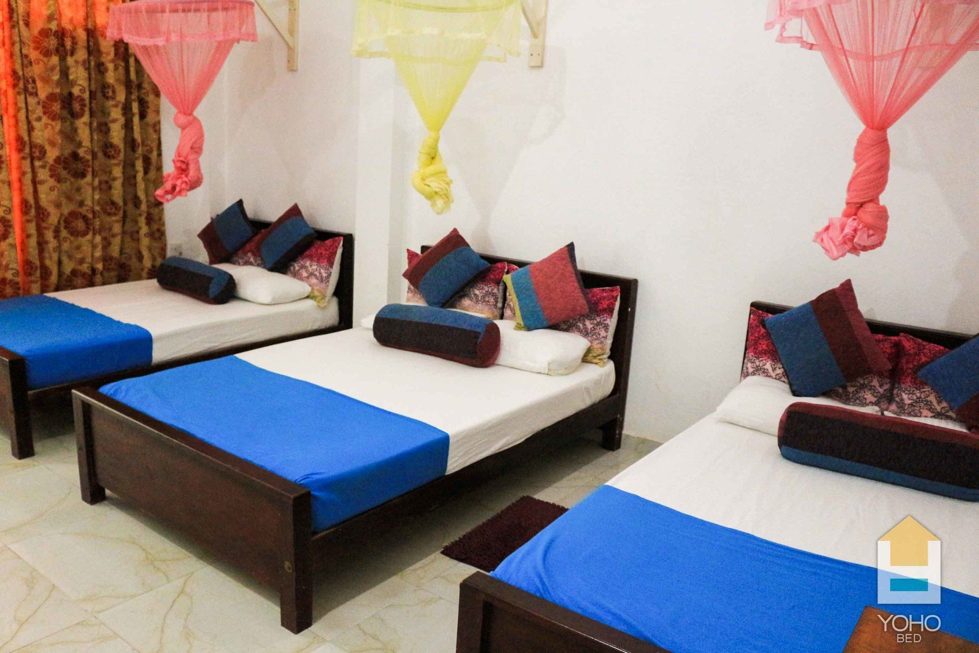 Bevary City Hotel Anuradhapura Buitenkant foto